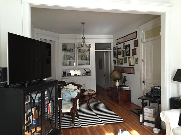 3rd image of 2314 W Superior St APT 1E