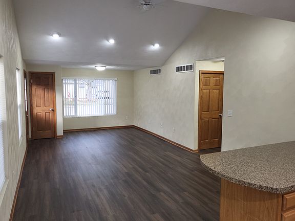 5th image of 705 Kingsley Dr