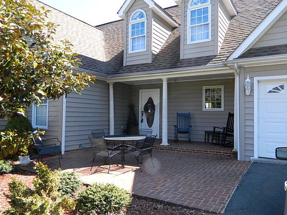 2nd image of 583 Forest Lodge Dr