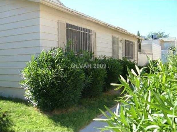 1st image of 4936 Larkspur St