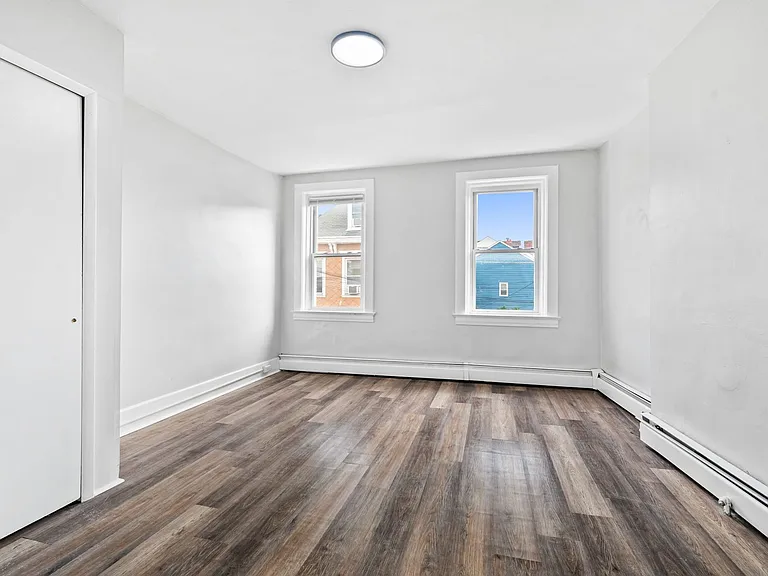 1821-1823 Niggel Street — Photo 18