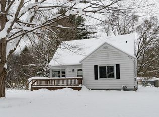 707 S Lagrave St, Paw Paw, MI 49079