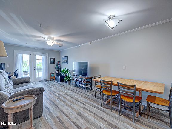 5th image of 618 Condo Club Drive Unit 210