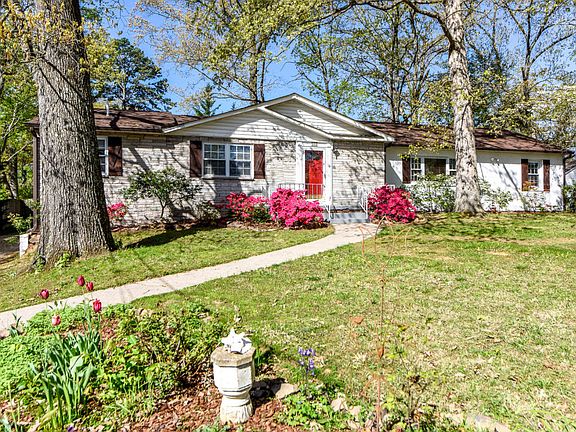2nd image of 508 Fairlawn Cir