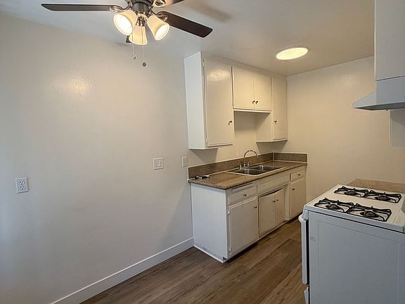 3rd image of 501 Temple Ave APT 8
