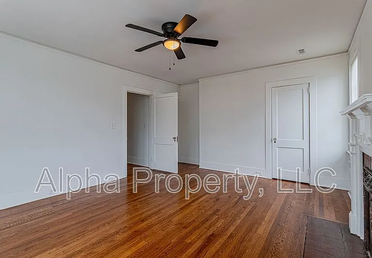 712 Augusta St — Photo 20