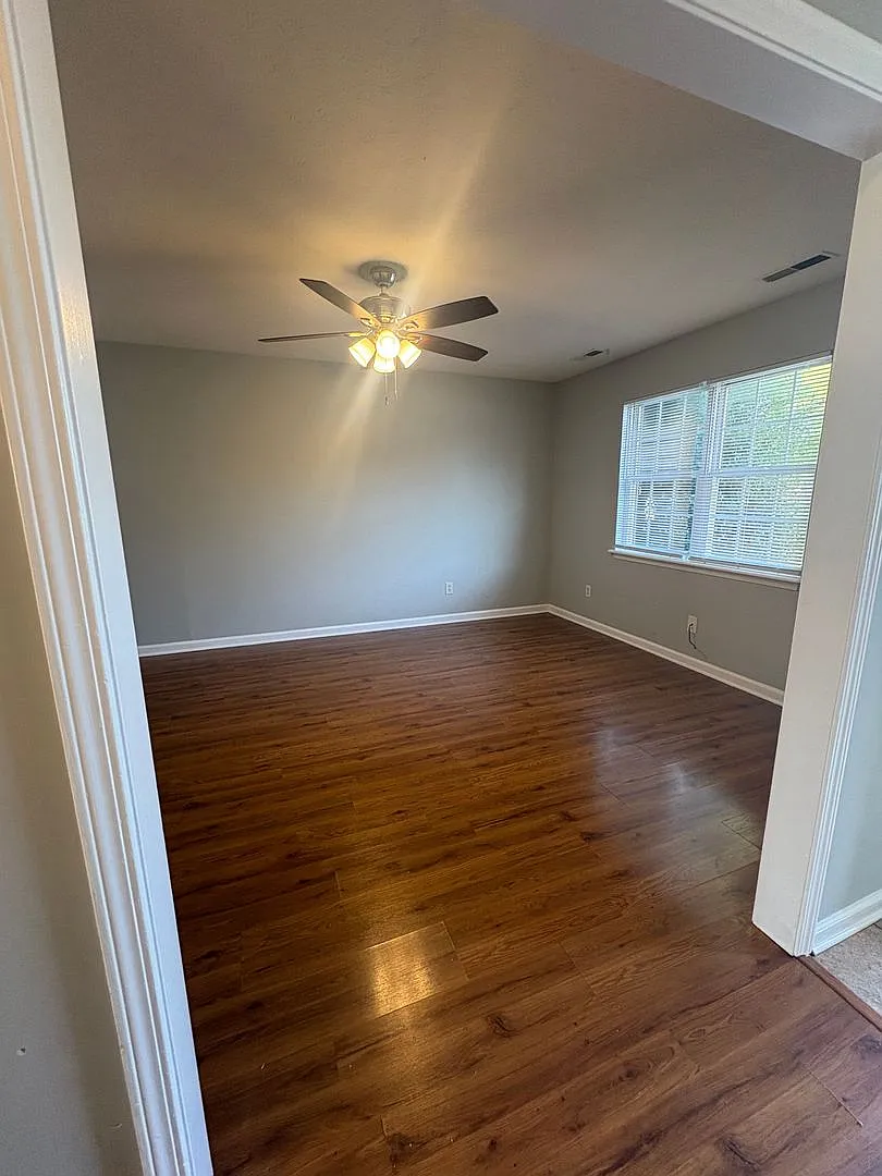 105 Hillridge Court — Photo 3