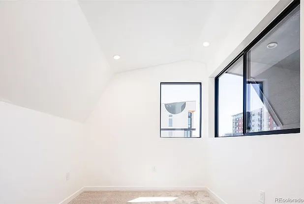 263 S Jackson St — Photo 20