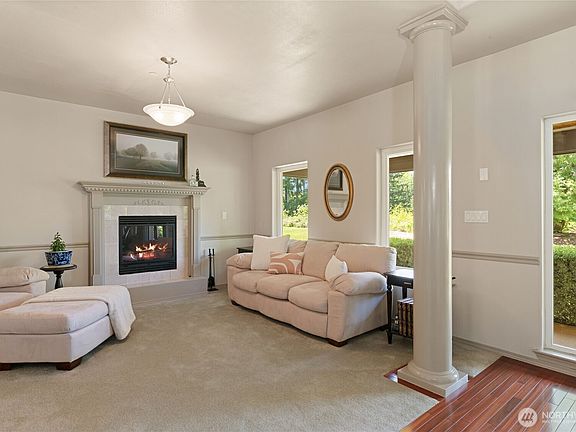 4th image of 323 E Alderwood Road