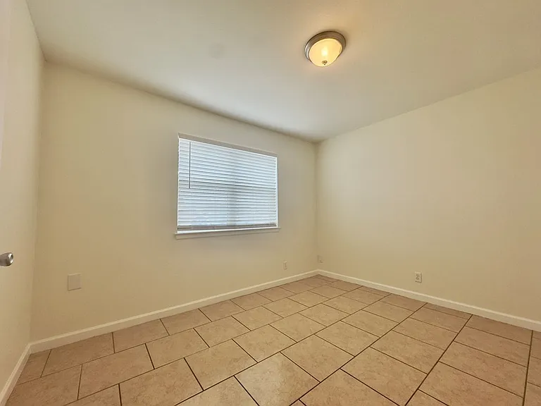 501 W Louisiana Ave #106 — Photo 8