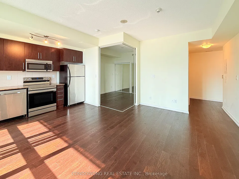 55 Bremner Blvd #2611