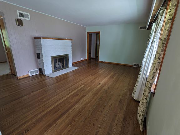 2nd image of 456 N Delaware St