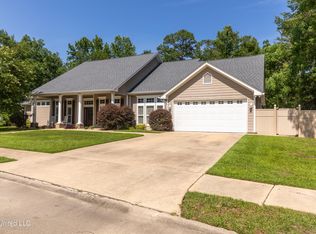 690 Savannah Estates Blvd, Biloxi, MS 39532
