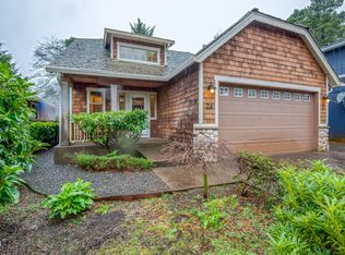 24 Johnson St, Depoe Bay, OR 97341