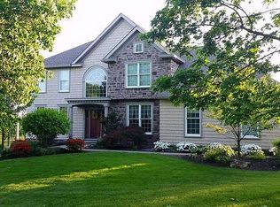 1318 Wynewood Rd, Orefield, PA 18069