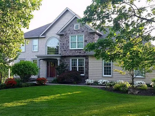 1318 Wynewood Rd, Orefield, PA 18069