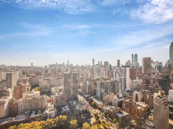 330 East 38th Street image 8 of 17