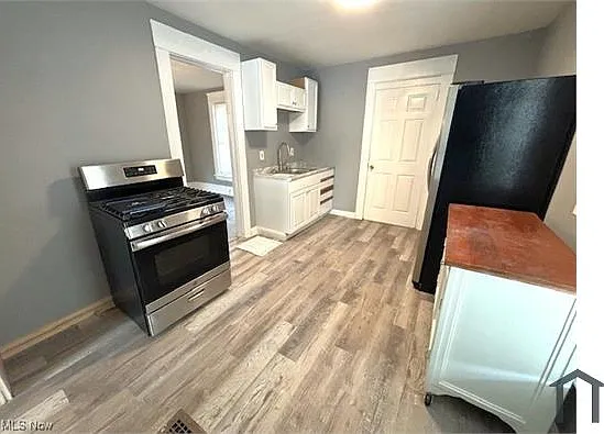 10635 Dupont Ave — Photo 5