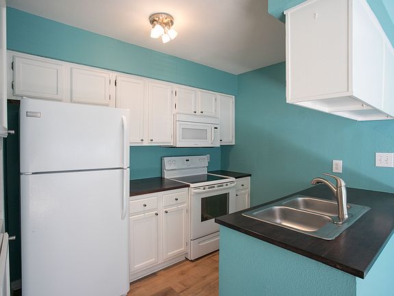 4th image of 2450 Wickersham Ln #306-1