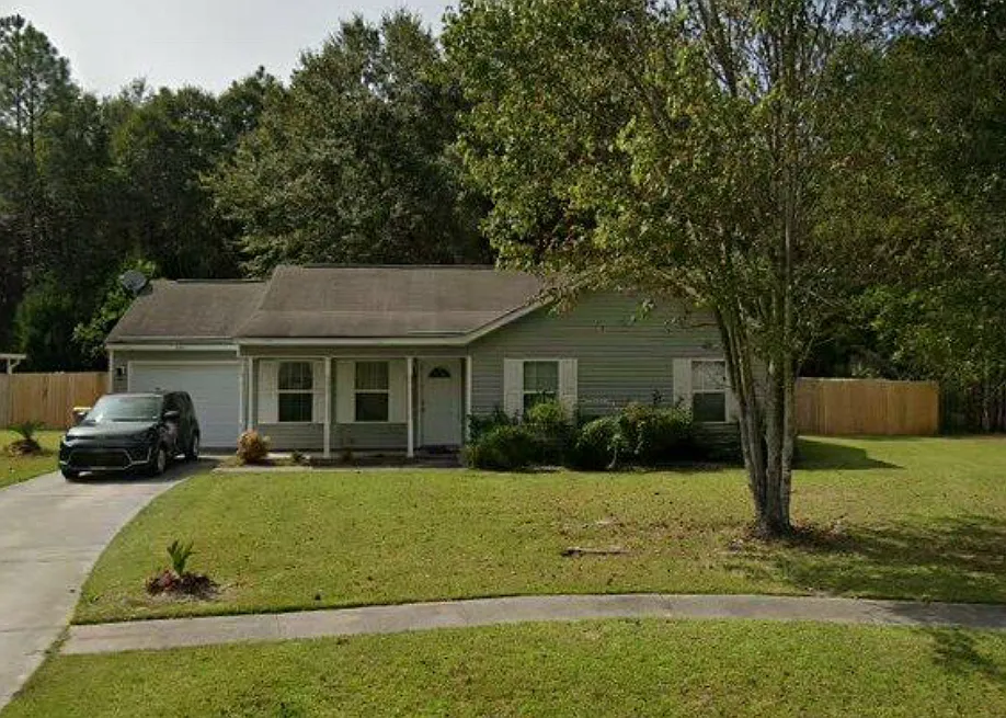 3 bed, 1436 sqft, $2,000 — Photo 1