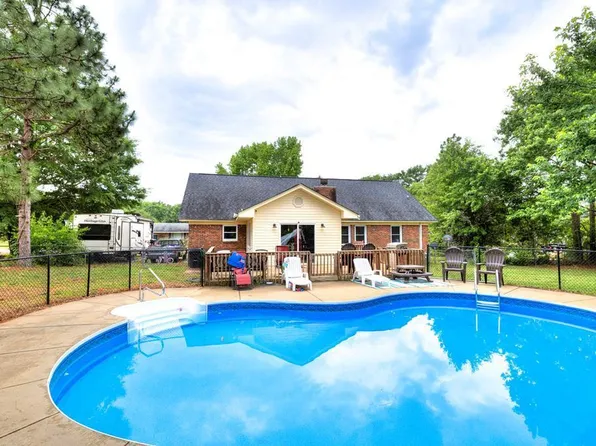 5625 Whisperwood Dr, Dalzell, SC 29040