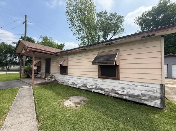 15818 Waverly Dr, Houston, TX 77032