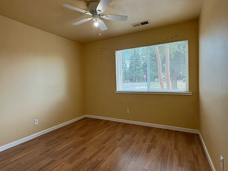 4220 W Corona Ave — Photo 13