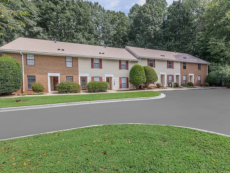 Ashley Oaks Apartments — Photo 3
