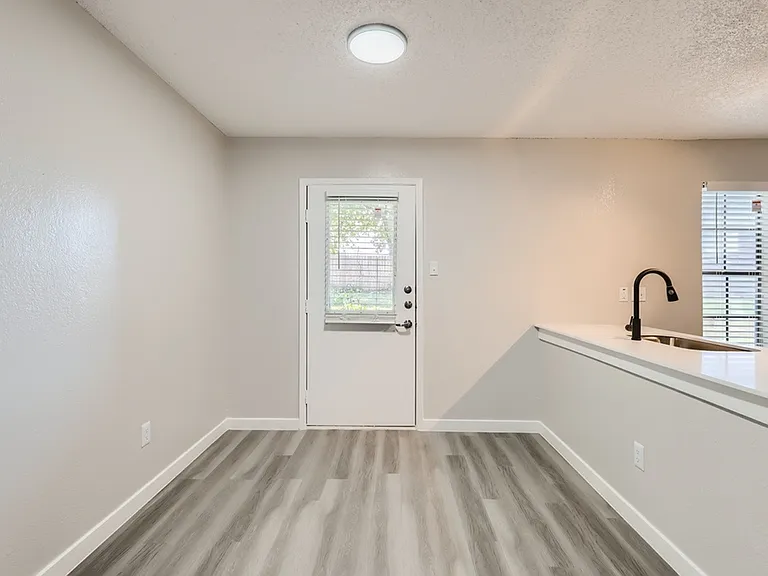 Rise Oak Creek — Photo 20