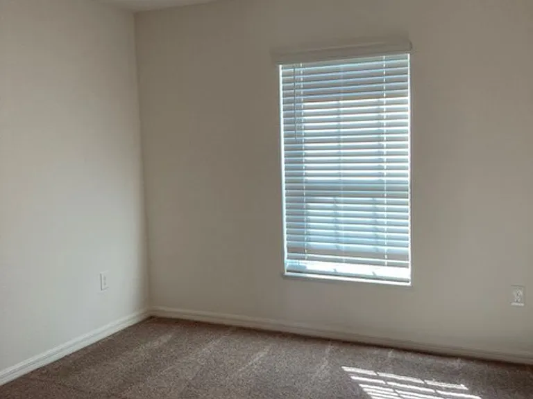 11 Ripcord Ln — Photo 20