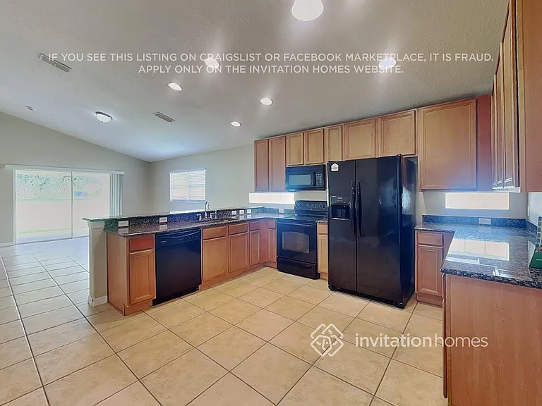 1260 Creekview Ct — Photo 5
