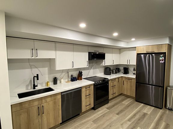 5th image of 618 Clare Ave