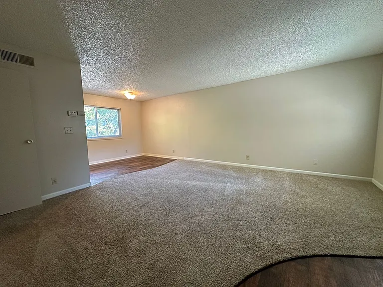 B Street Apartments — Photo 24