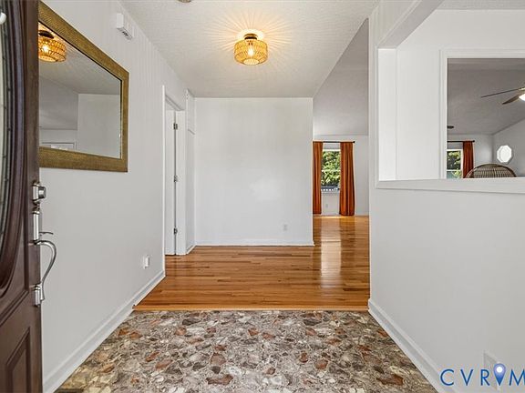 3rd image of 11323 Uhrich Ln