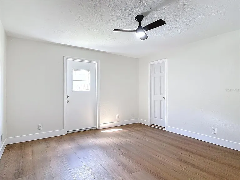 1415 Frances Dr — Photo 23