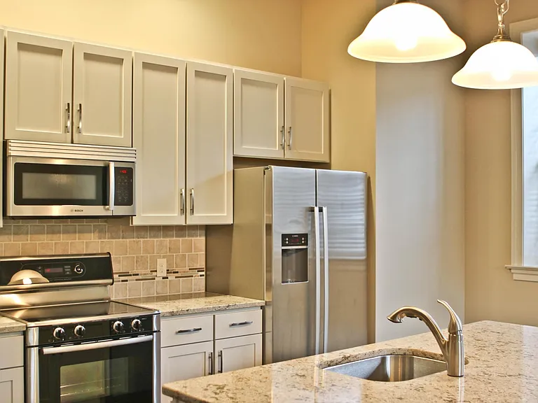 219 E King St #1 — Photo 7