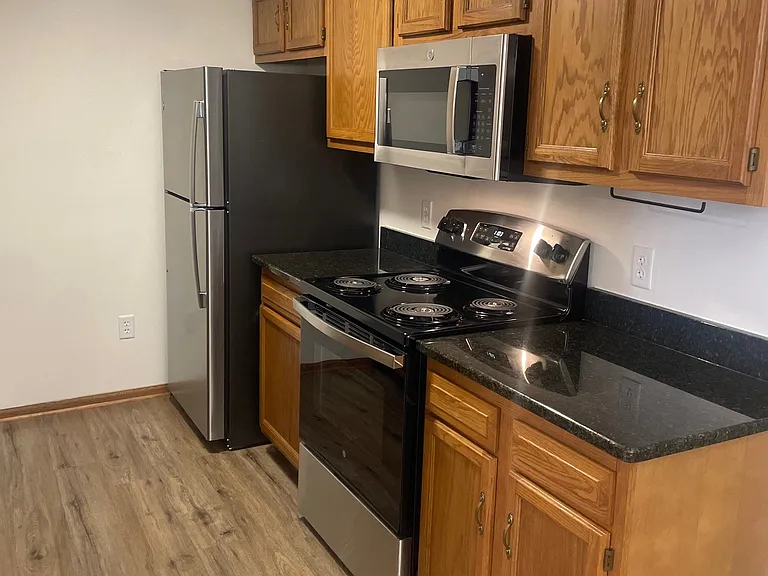 662 N 3rd St #2 — Photo 11