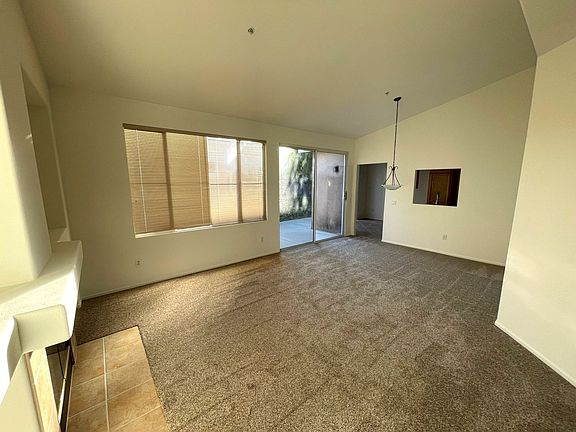 5th image of 218 Shoshone St