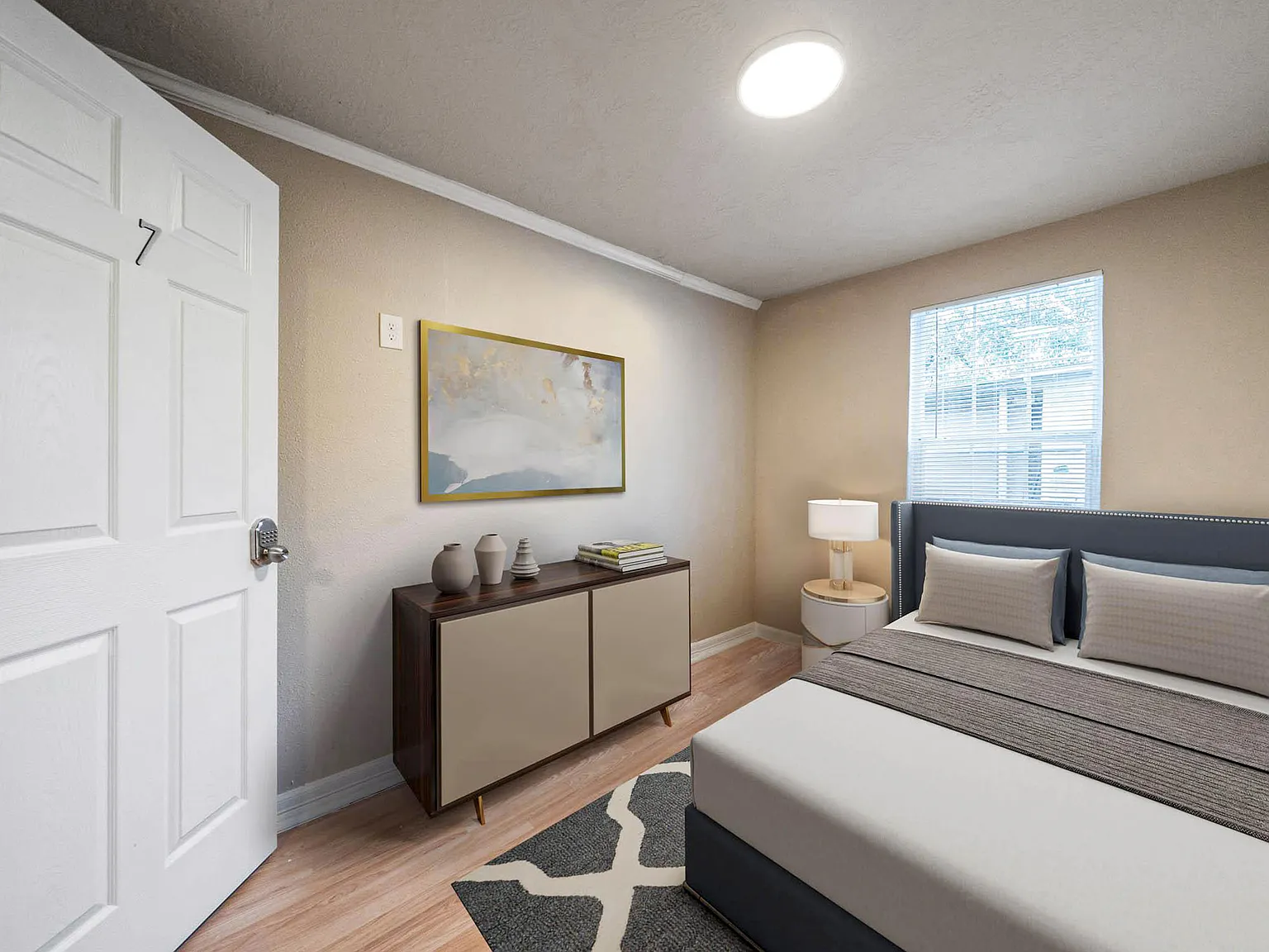 4 bed, 3.0 bath, 2355 sqft, $581 — Photo 1