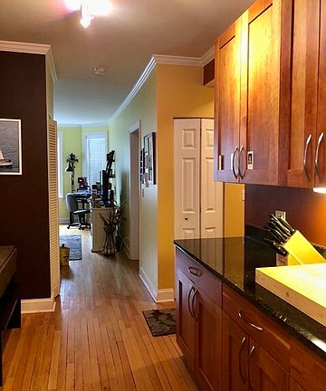 5th image of 922 W Ainslie St APT 3S