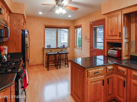 4th image of 1418 Mandel Ave