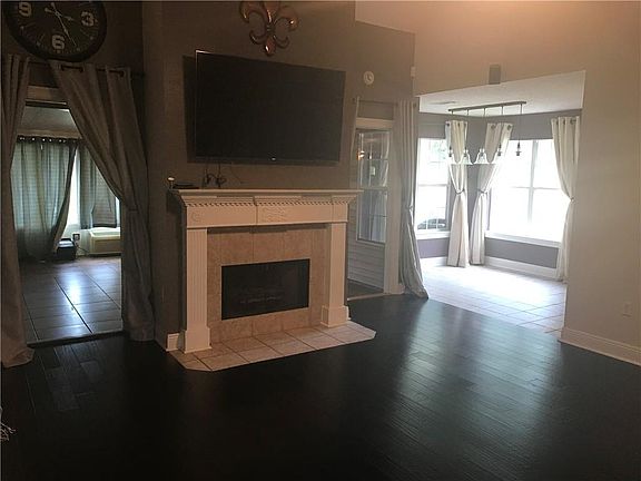 3rd image of 205 Dana Ave