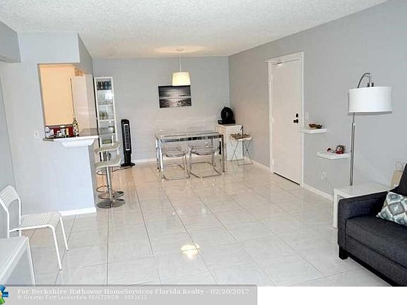 4th image of 6447 Bay Club Dr APT 3