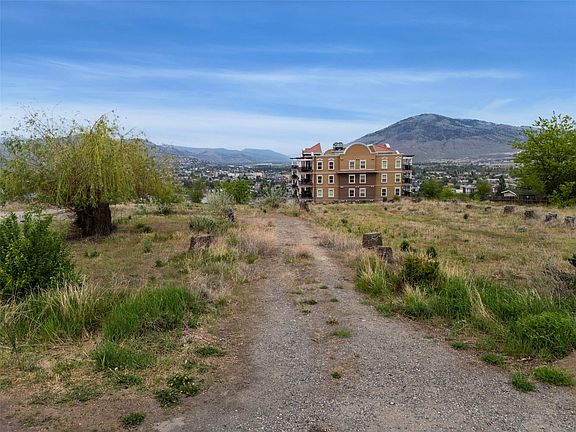 3rd image of 992 Fernie Rd