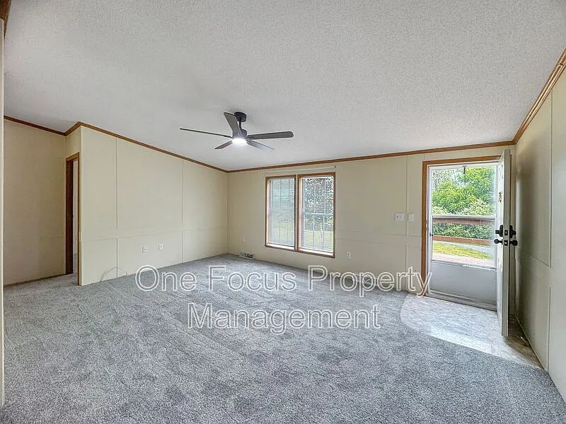 3 bed, 2.0 bath, $1,195 — Photo 4