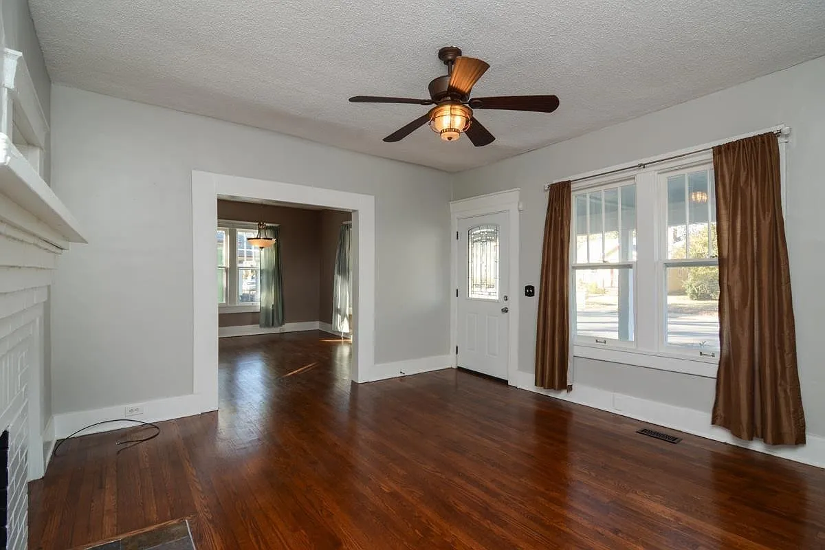 4 bed, 2150 sqft, $3,300 — Photo 4