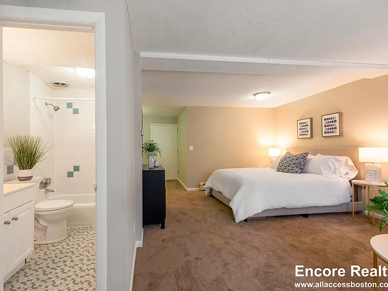 376 Harvard St #24 — Photo 10