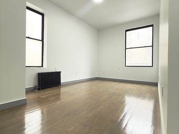 3rd image of 600 W 186th St #2B