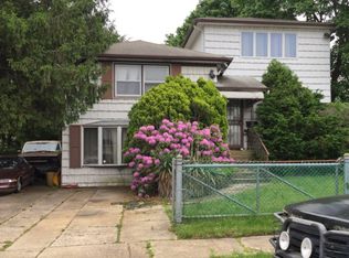 553 Rockne Ave, Massapequa Park, NY 11762