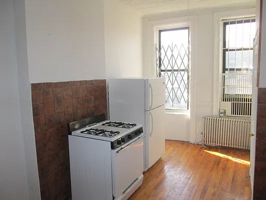 Rented by The Hamilton Group | media 6